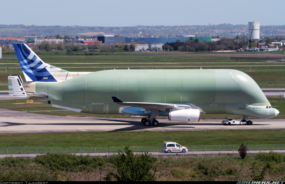 让人很难辨认出它是由空客a330-200飞机衍生设计的超大型运输机