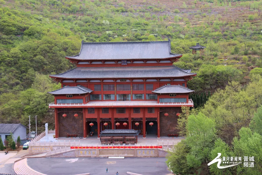 泽州聚寿山景区聚寿山,座落于太行山南麓的泽州晋庙铺镇范谷坨村,其山