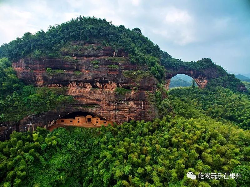 飞天山人口_郴州飞天山图片(2)