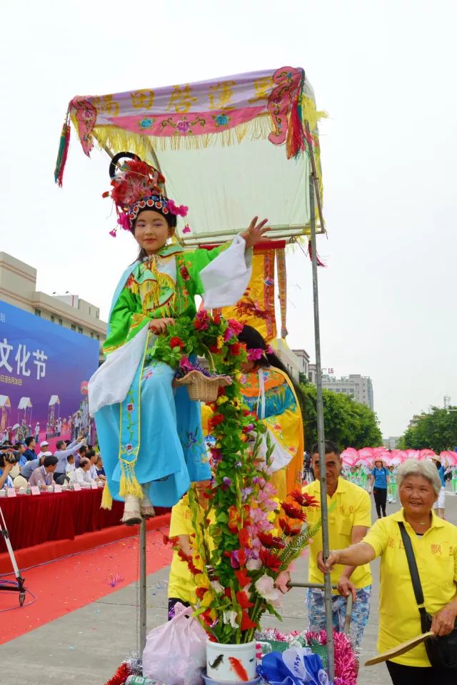 南朗飘色巡游今年升级玩叫你拉大队去还有荔枝海鲜吃