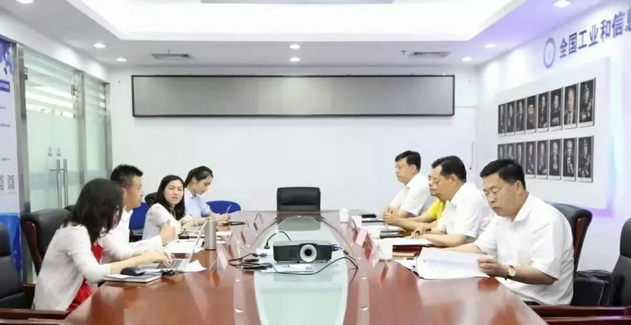 投资促进局局长于建华,辽宁省营口市人民政府驻北京联络处主任朱明强