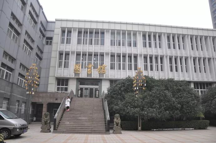 高考后想上哪所学校?不如趁假期先逛逛这些大学的图书馆再决定吧