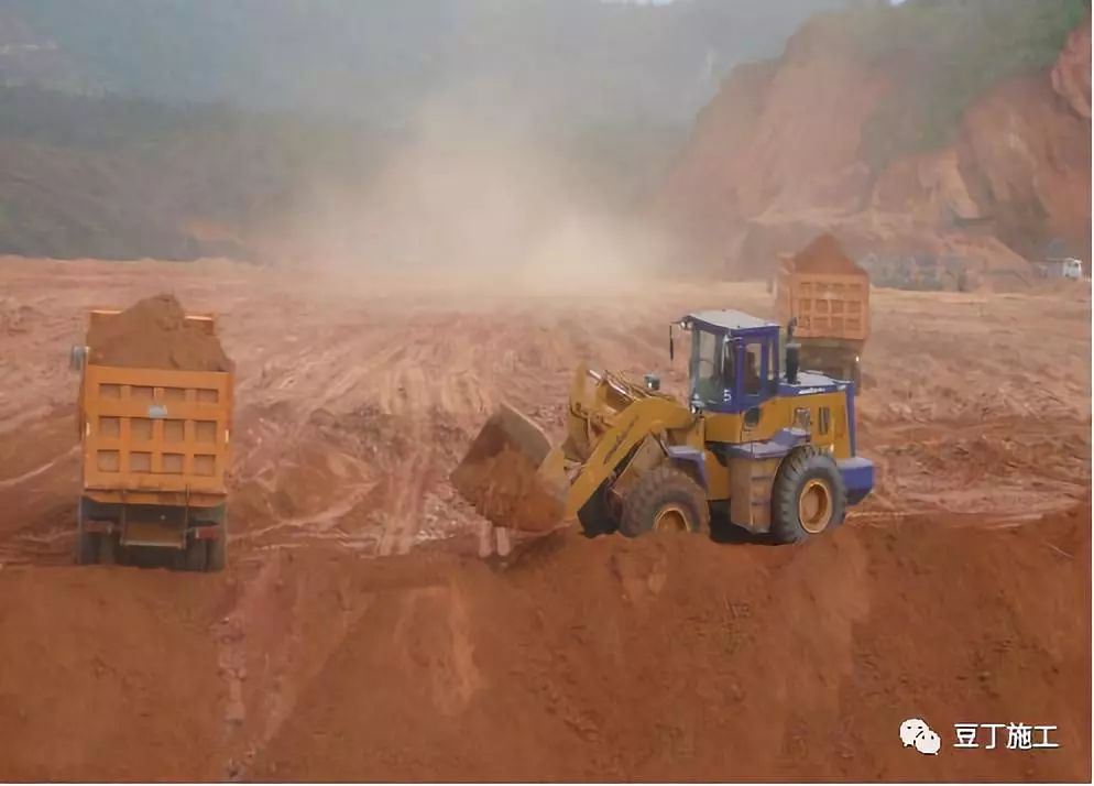 碎石类土,砂土(使用细砂,粉砂时应取得设计单位同意)和爆破石碴,可用