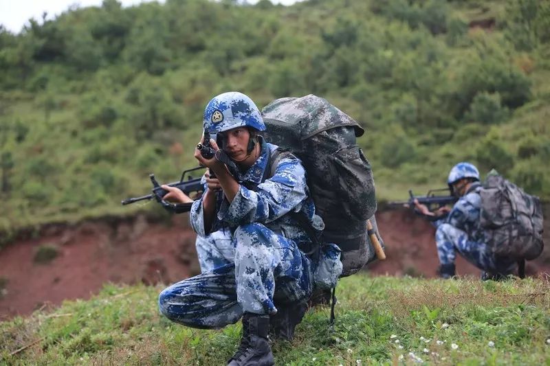 空降兵某特战旅的极限训练了解一下