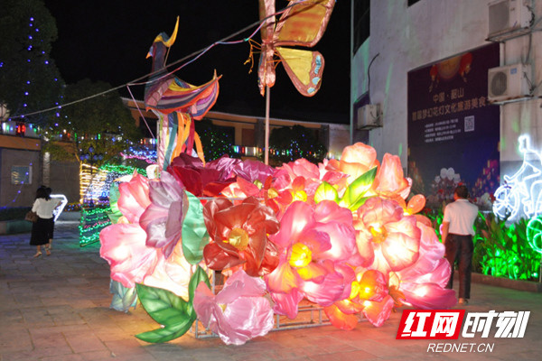 韶山花灯美食节闹端午"非遗"展演撒播传统文化魅力