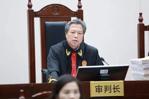 向最高院法官裴显鼎学习如何掌控法庭!(顾雏军案庭审亮点梳理)