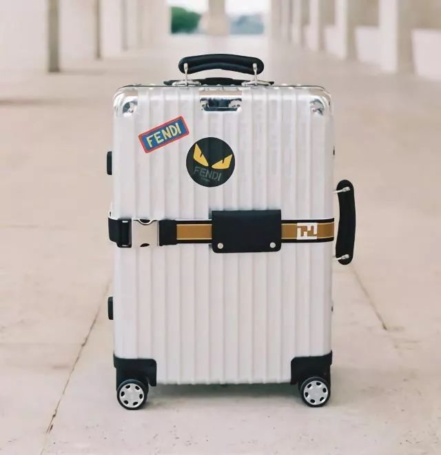 rimowa x fendi全新联名旅行箱,要你度假"装"给自己看!