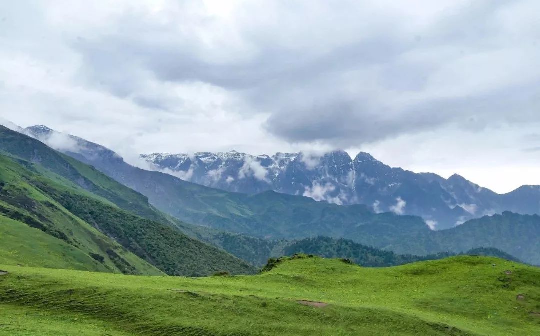 自驾|成都周边6条二日游路线,青山绿水、蓝天白