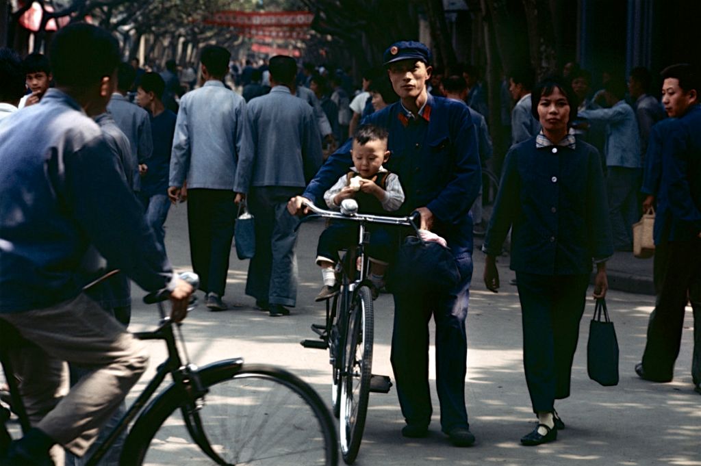 70后有多少人口_2021年中国有多少人口(3)