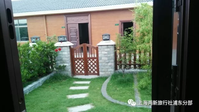 华东地区独一无二的有机生态园度假村 给您住的:每家小院门后的菜地