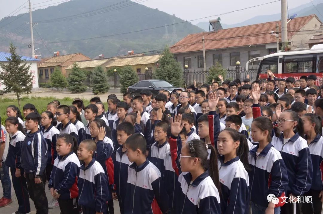 美好生活"为主题的非遗进校园,进景区系列活动在松烟镇中学拉开序幕