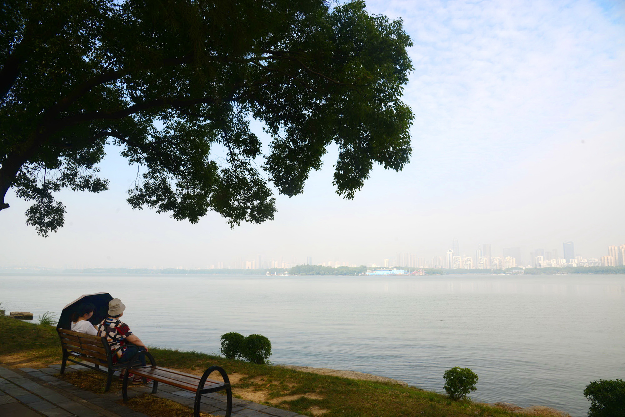 骑行东湖绿道,一路风景一路歌