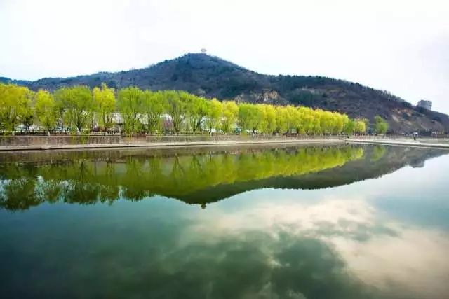 甘井子区 西山湖公园紧邻西山水库,围绕水库而建,周围群山环绕