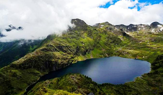云南维西的这座神山,山上有十多个高山湖泊,一般游客