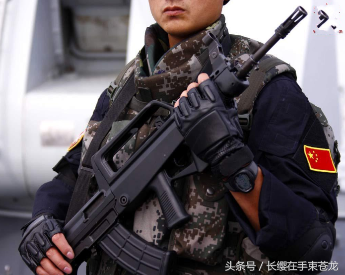 步枪简称95式是由中国兵器装备集团公司208研究所研制的一款突击步枪