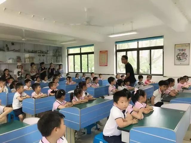 学校热点2 | 金铃子幼儿园:大班参观小学活动