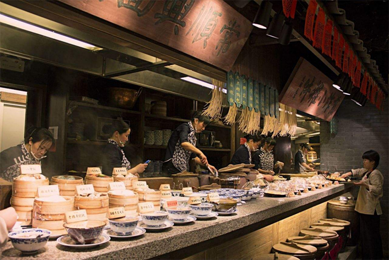 餐饮空间设计场景化,南京大牌档就这样玩转餐饮市场