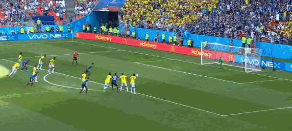 2018世界杯哥伦比亚vs日本香川真司点球破门GIF图