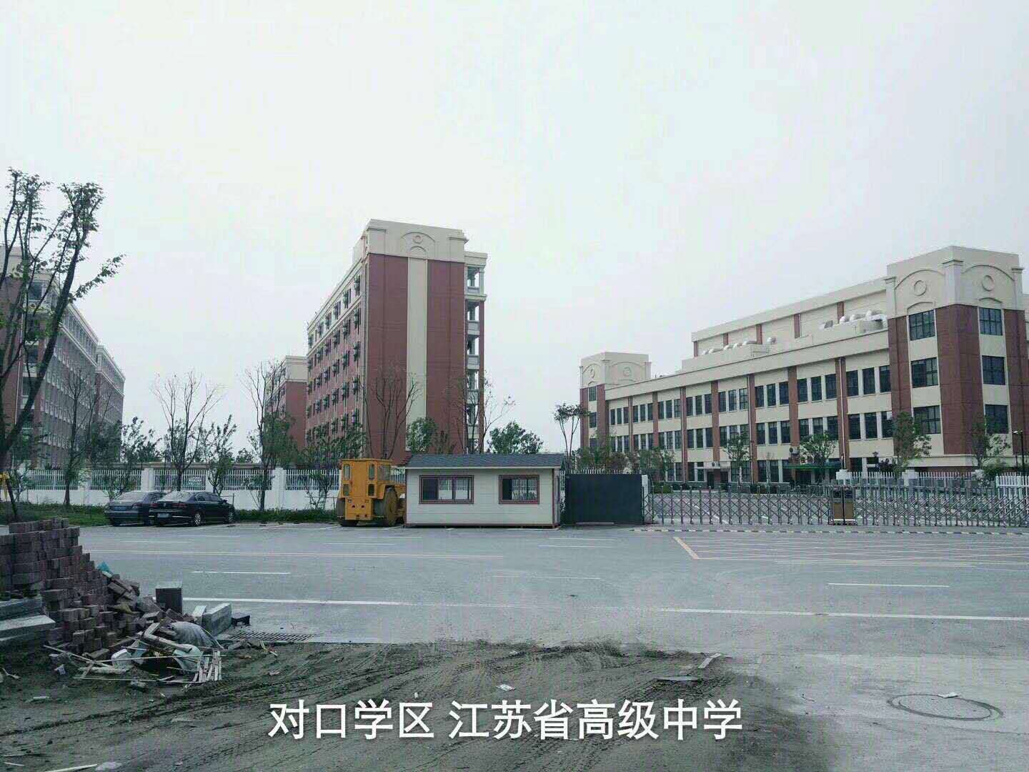 通州湾实验第一小学离项目步行约5分钟,通州湾高级实验中学一路之隔