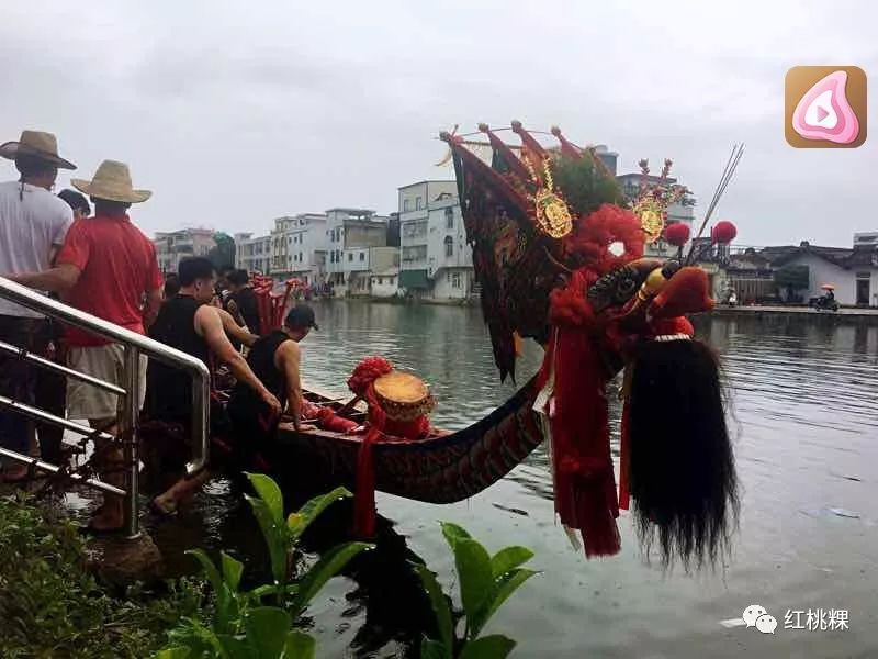 庵埠外文村端午龙舟赛精彩回顾,现场热闹非凡.