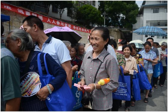 龙胜镇多少人人口_龙胜镇第二小学(3)