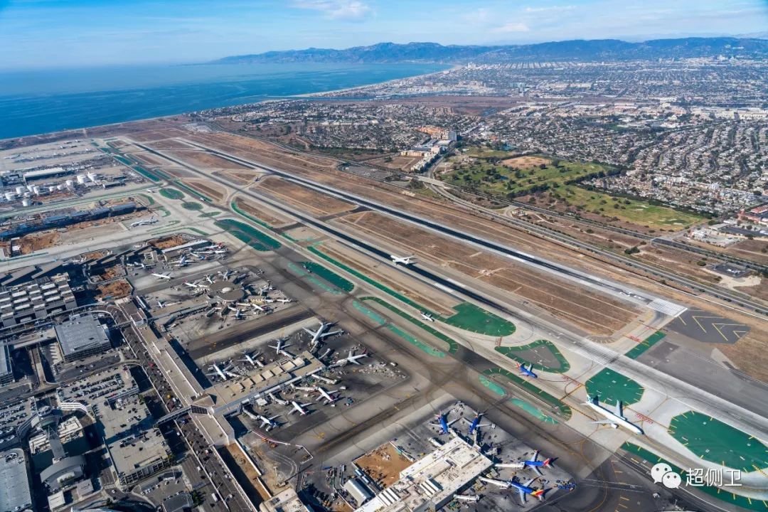 洛杉矶机场上空航拍美国西部航空之旅中