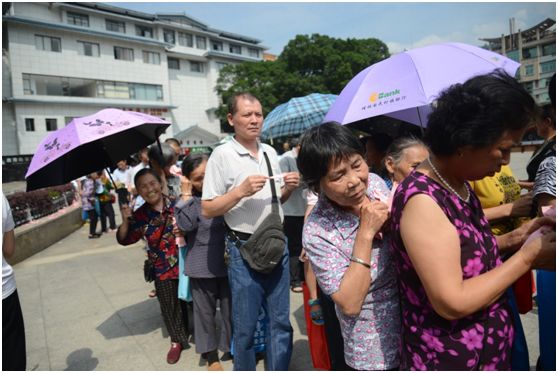 龙胜镇多少人人口_龙胜镇第二小学(3)