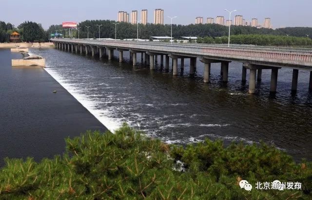 位于通州区武兴路的 潮白河友谊大桥,是连接北京与河北廊坊市大厂县