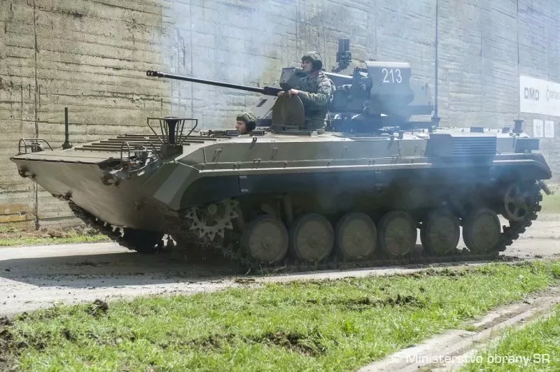 斯洛伐克接收21辆升级版战车 东欧军队规模日趋袖珍_搜狐军事_搜狐网
