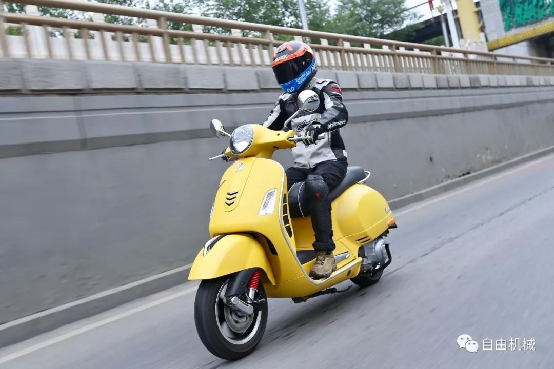 品质不与售价同降,试驾越产vespa gts 300丨把玩