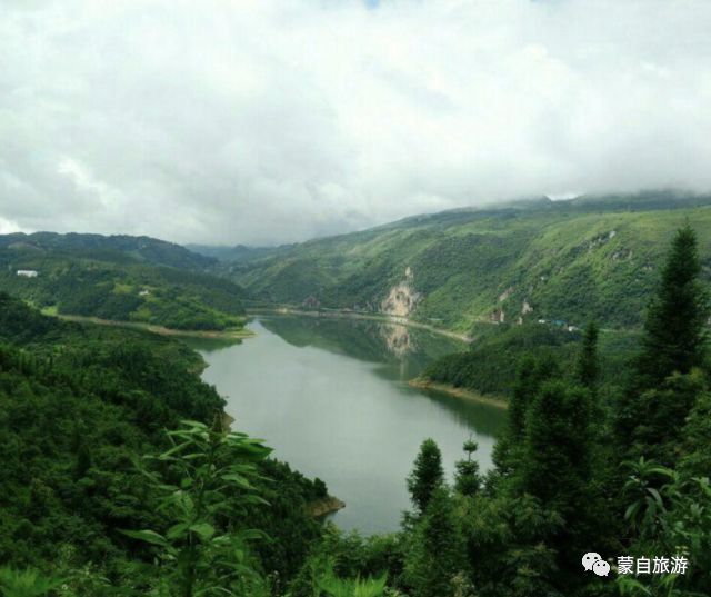 徒步蒙自五里冲水库空气清新风景如画周末出游胜地