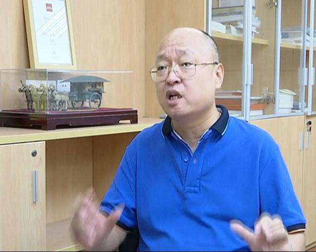 采访了陕西师范大学深圳校友会会长李秉谦专程前往深圳本台记者现在是