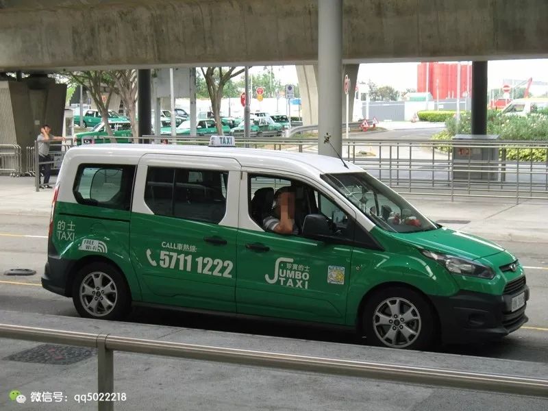 车25万，牌照700万，车内10部手机，香港出租车司机为何那么努力 搜狐汽车 搜狐网