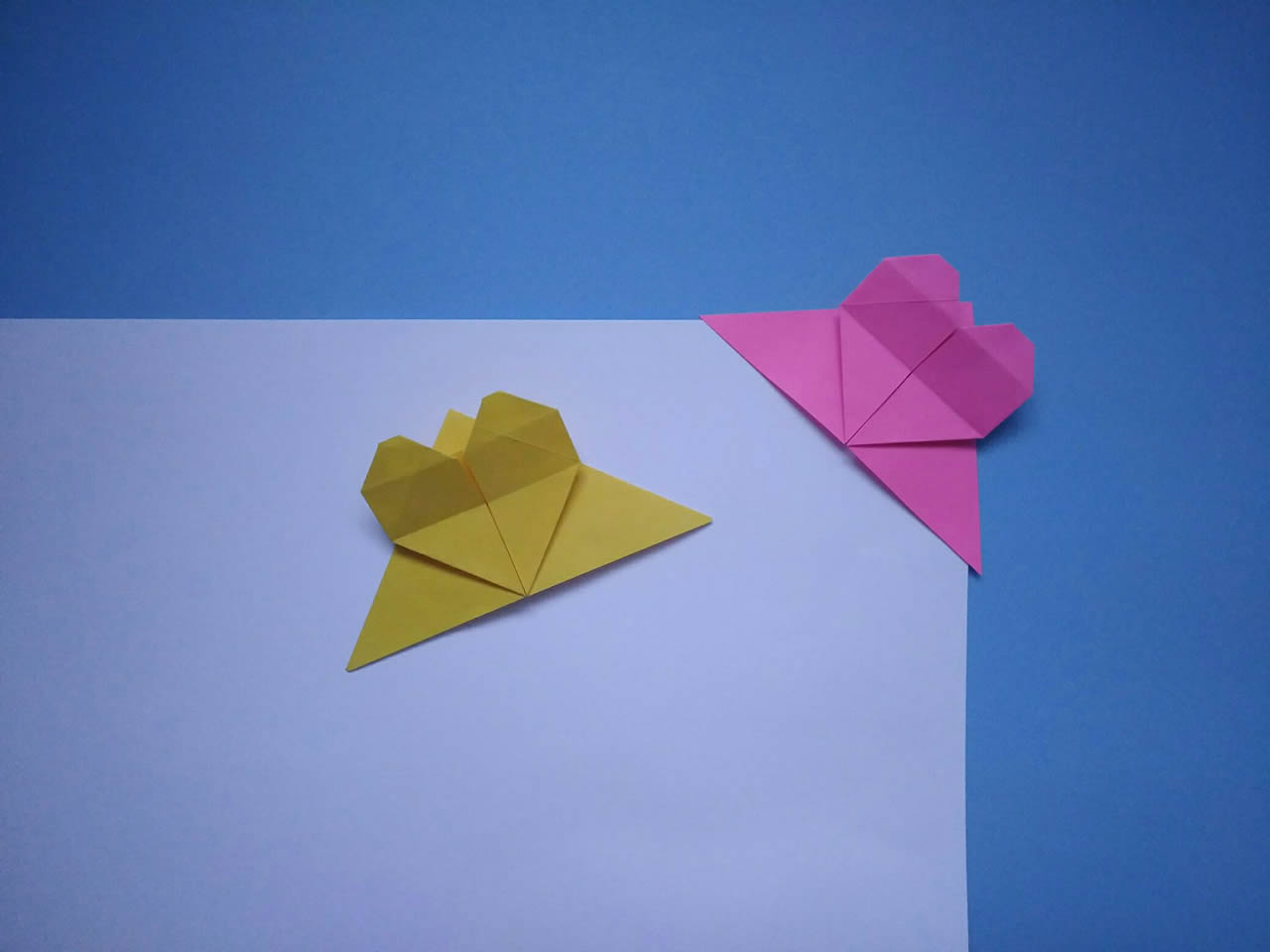 漂亮的爱心书签折纸,简单几步折一个心形书签,儿童益智手工折纸