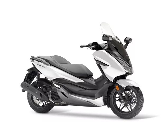 2018款hondaforza125一款让你羡慕的125踏板车