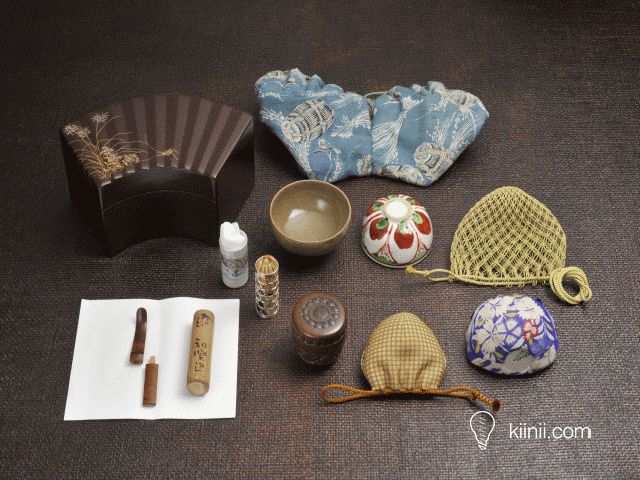 茶箱| 极致的日本人将旅途中喝杯热茶的期望，变成完整的茶具与礼仪