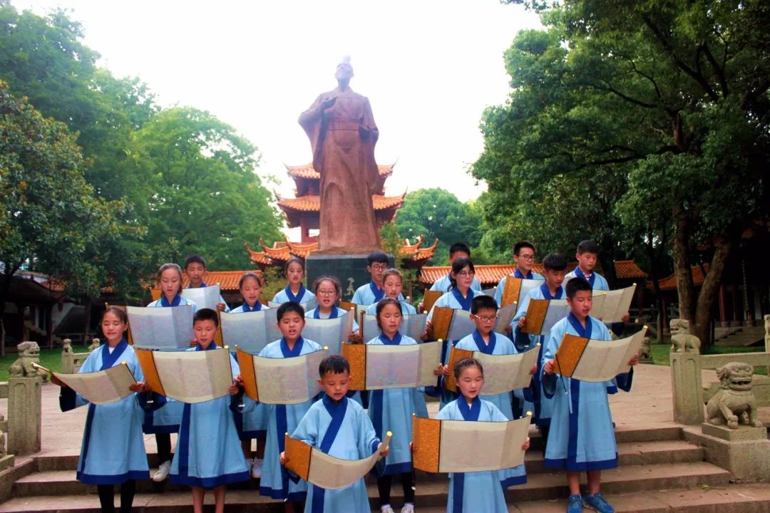 屈子文化园学习屈子事迹领略屈子精神