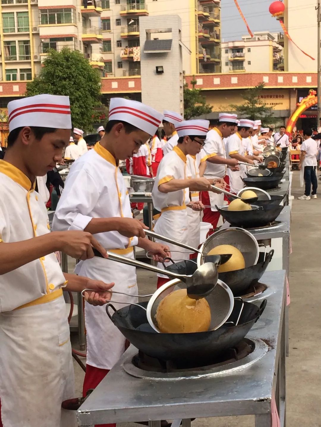 【特色教育巡礼】广东厨艺技工学校:传承中华饮食文化 打造厨艺培训"