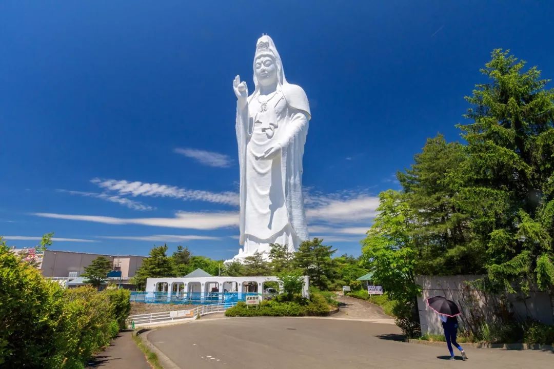 旅游 正文 羽生结弦的家乡日本仙台市,有一尊大观音,名为仙台大观音像