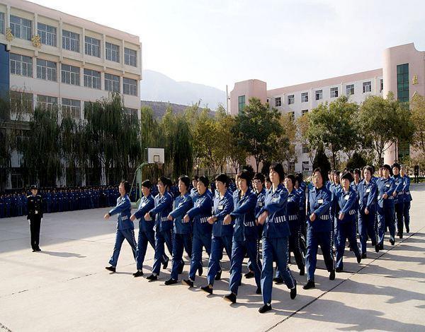 女子监狱的生活是什么样子的,与男监狱差距很大!