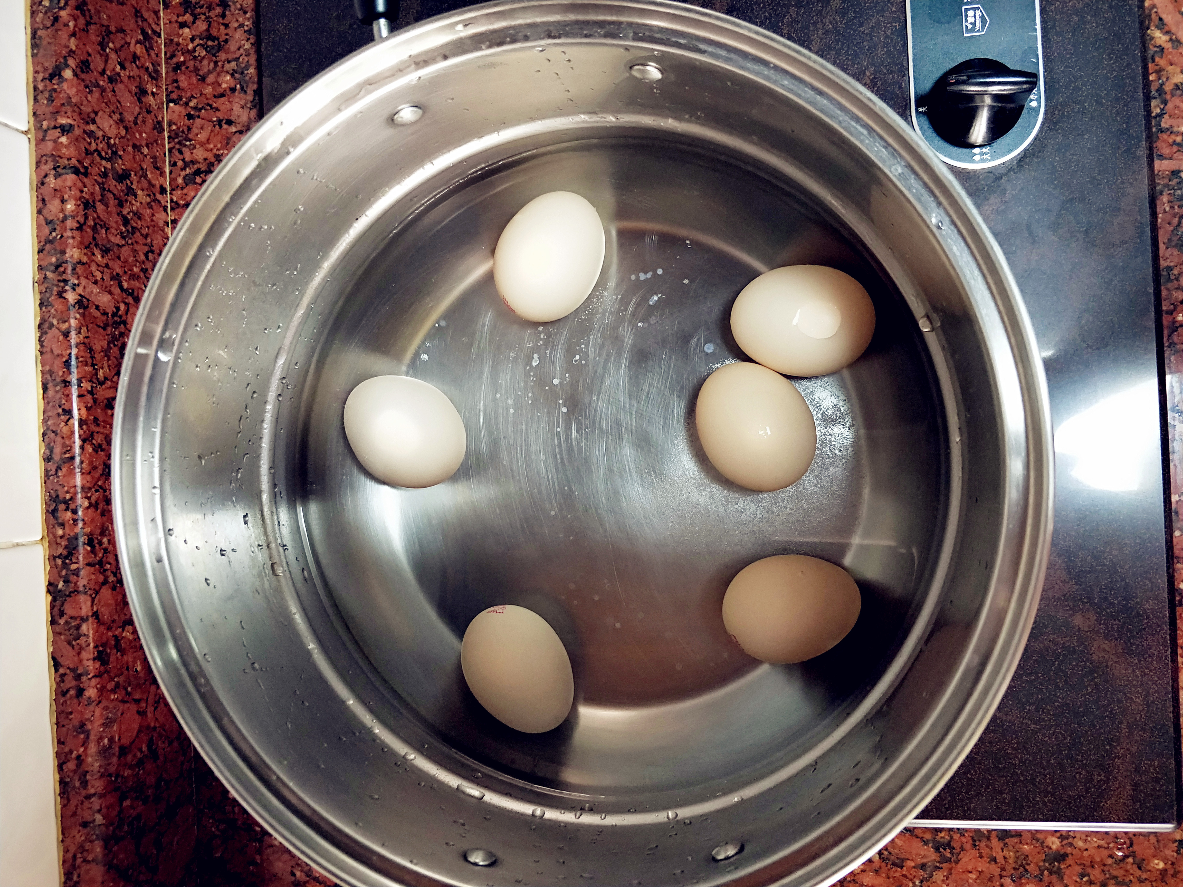 怎么样煮水煮蛋,整个水煮蛋怎么煮,白水_大山谷图库