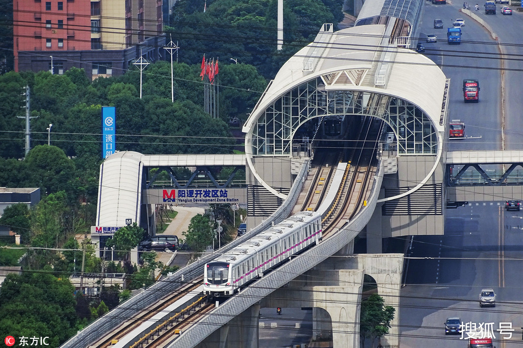 大武汉地铁阳逻线和四号线上天入地 成为移动风景