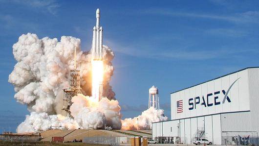 space猎鹰重型签下1.3亿美元合同