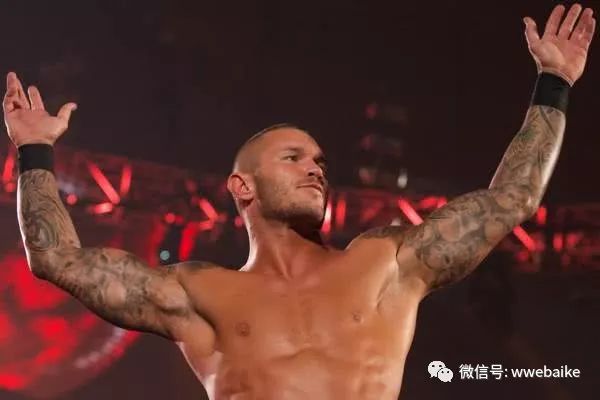 她是兰迪奥顿前女友!后来却离开wwe,成为了一名时装