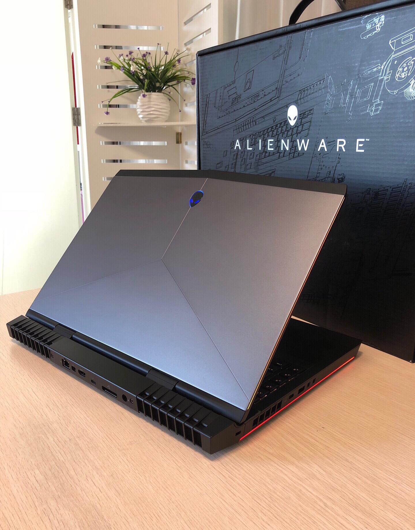 吃鸡神器Alienware 17 R4上手体验对得起等候对不起价钱！