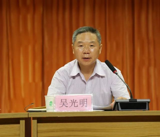 县总工会,县科协领导讲话3副镇长吴灿军代表儒岙镇科协第六届委员会向