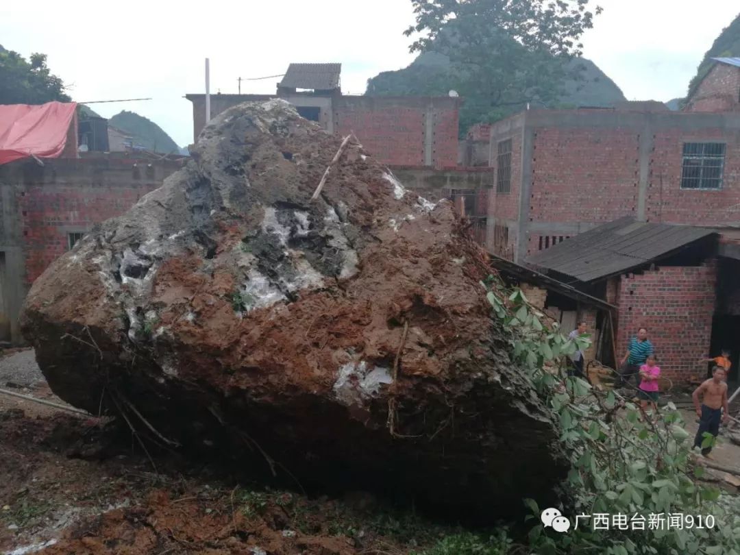 所幸无人伤亡 由于持续下雨,6月24日凌晨3点17分,田东县林逢镇永隆村