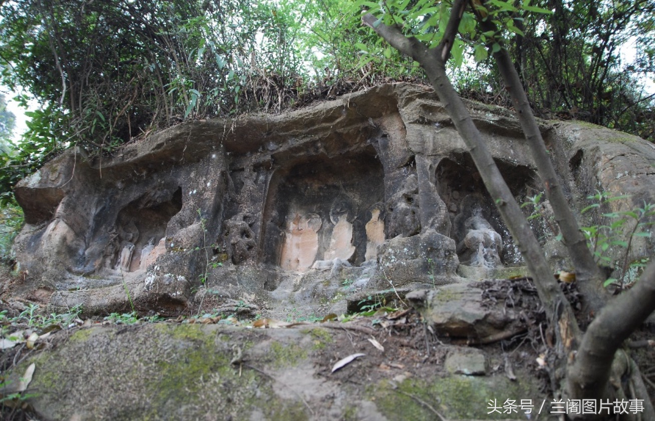 四川邛崃白鹤山,据说是汉著名星相家胡安聚徒传《易经