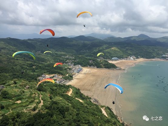 温州苍南县雾城村的滑翔伞基地从建立至今,短短数年时间,承办过多次