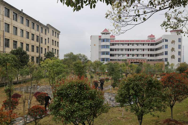 江西地铁学校报名条件